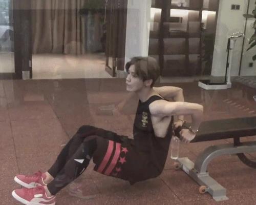 鹿晗2020年度全能人,鹿晗运动全能