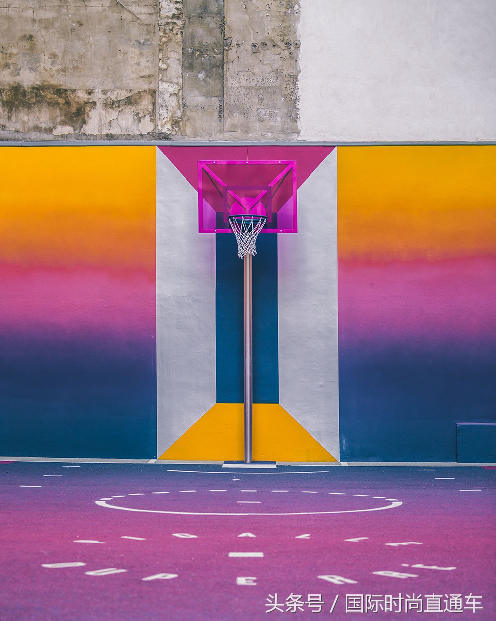 在那遥远的地方有个美丽的天堂,在那遥远的地方有一座天空之城