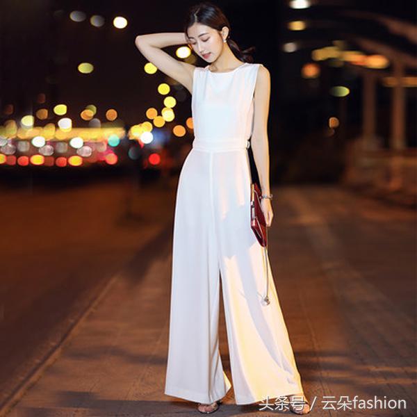 白色百搭但是容易黄怎么办,百搭白t效果图