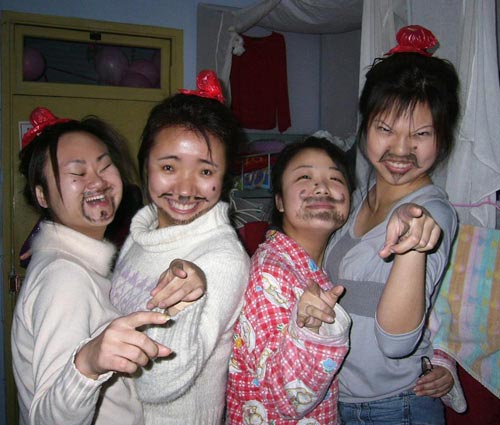 怀念大学宿舍的日常,怀念校园生活宿舍视频