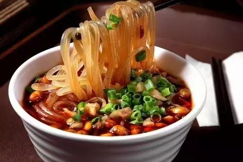 怀孕初期吃酸辣粉会影响胎儿吗,怀孕保胎期可以吃酸辣粉吗