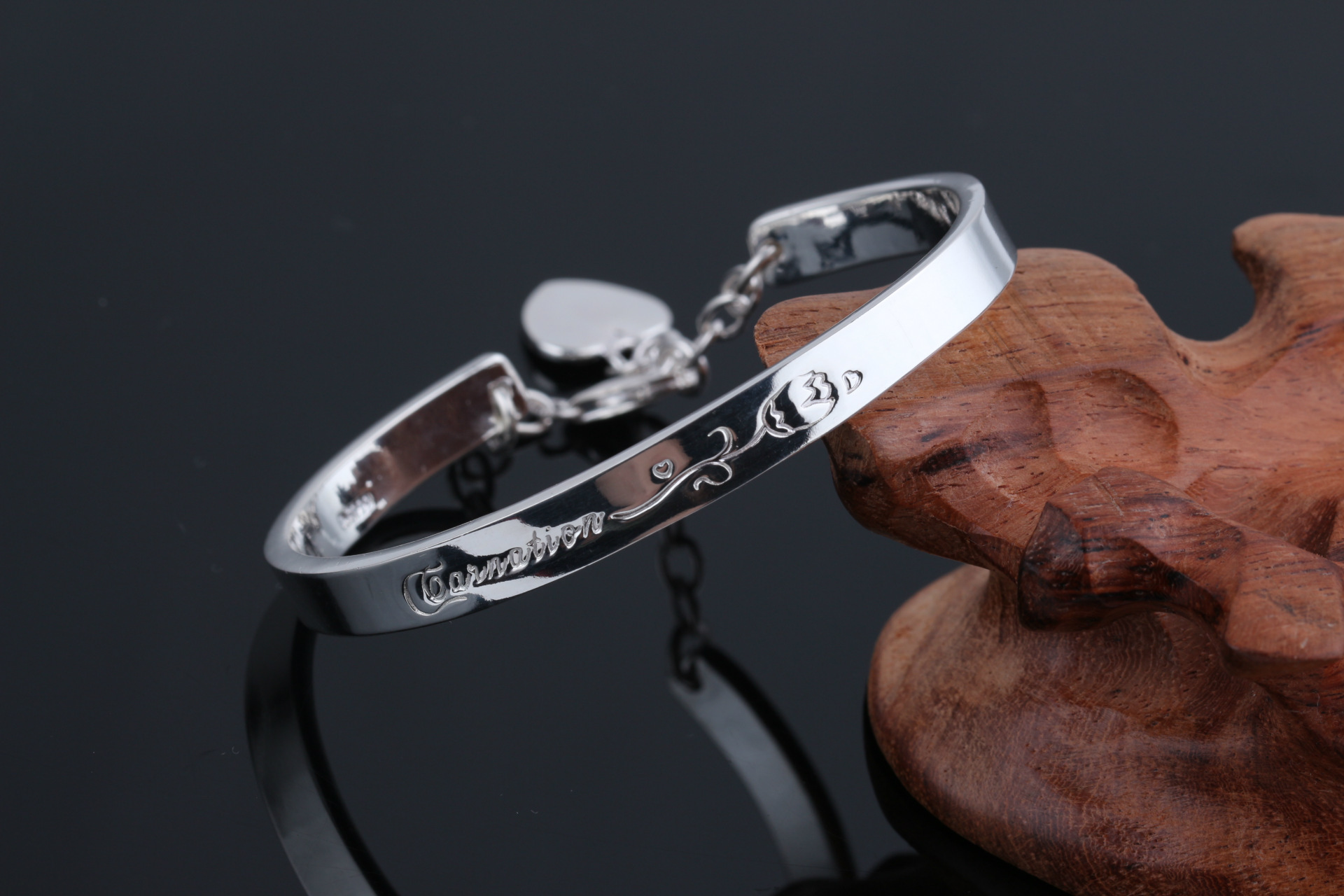 如何辨别银饰真假最简单的方法,怎么鉴别银饰真假小窍门