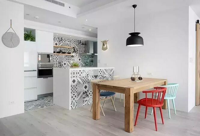 360度旋转电视墙效果图,宜家风格装修电视墙