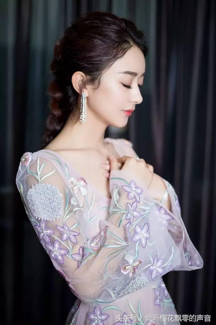 纯洁高贵的白玫瑰,纯洁而又高贵的白玫瑰