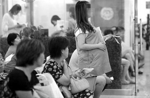 怀孕8个月胎儿肾积水是什么原因,怀孕7个月了宝宝有肾积水怎么办