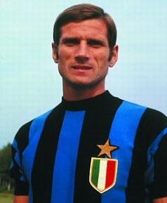 足球传奇球星退役合集,足坛十大球衣退役巨星盘点