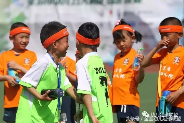 儿童足球护球训练,幼儿足球科普