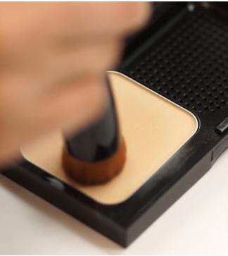 粉饼如何涂抹,粉饼如何用散粉刷