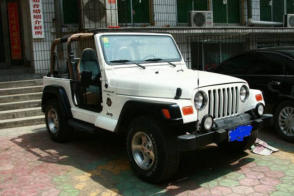 jeeprubicon,jeepwrangler榛戣壊鍝戝厜