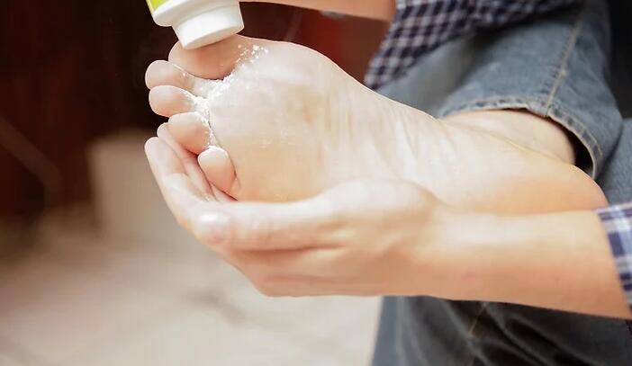 夏天脚汗大鞋子臭怎么办,如何防止脚出汗鞋发臭