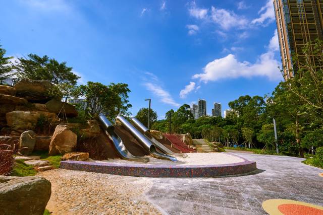 又多了一个免费约会公园！空中栈道、荔枝林、*瑰园玫**，环境超棒的！