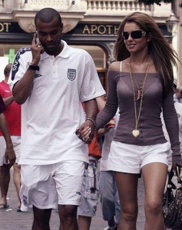 日本足球明星女友,足球明星萨拉女友