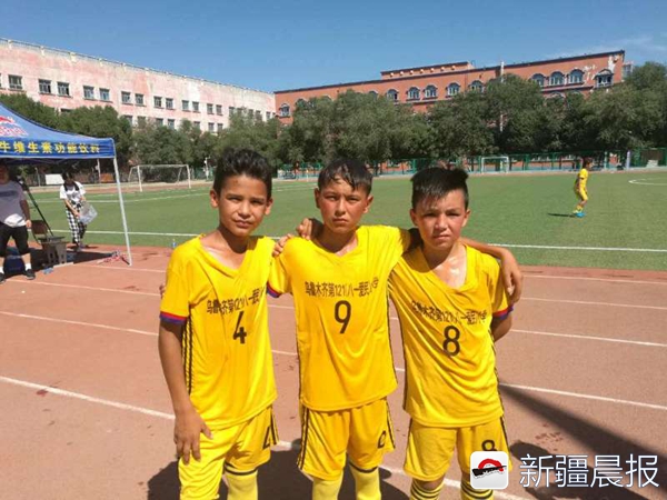 三年时间从零到冠军乌鲁木齐市121小学男足火速成长