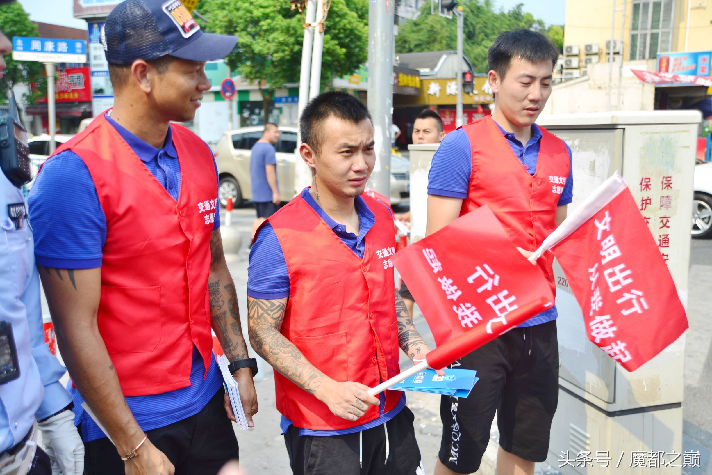 上海申花球员街头,申花新援在上海街头活动