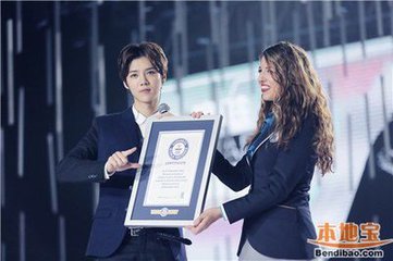 鹿晗vs张艺兴黄子韬,鹿晗与鹿晗pk视频