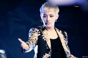 鹿晗vs张艺兴黄子韬,鹿晗与鹿晗pk视频