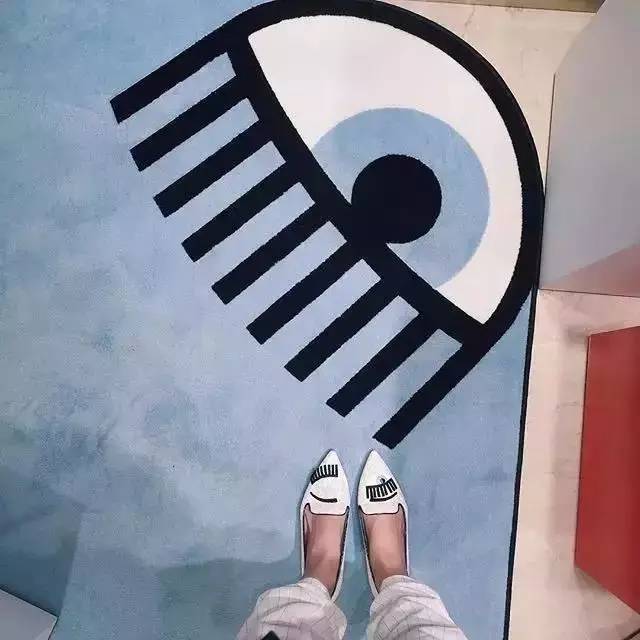 lvsupreme鞋,lvsupreme拍卖行球鞋