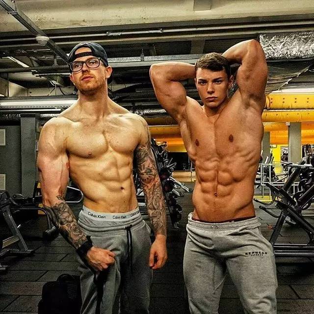 谁说练肌肉一定要去健身房,练肌肉别傻傻去健身房