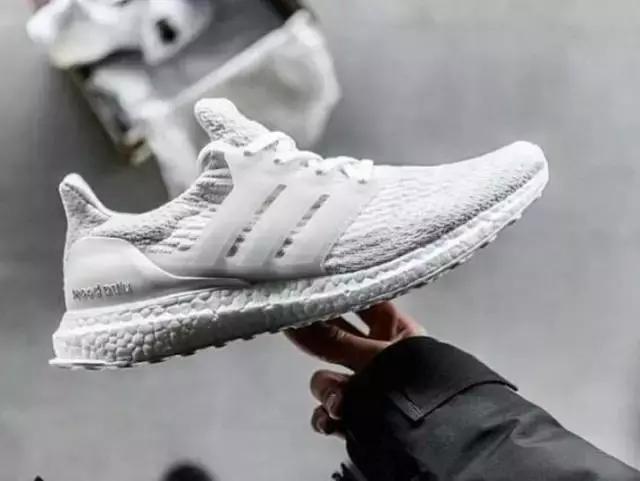 12岁到15岁的运动鞋耐磨耐穿轻松,推荐一款经典的运动鞋