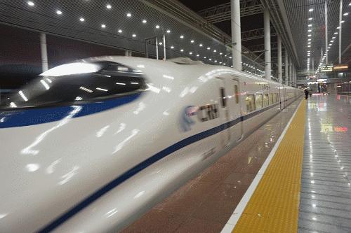 西宁至武汉直达动车即将开行,西宁至乌鲁木齐加开列车