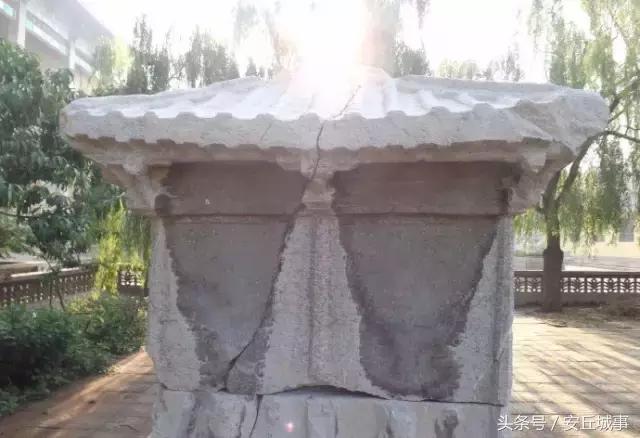 安丘石埠子出土一石棺，人称九女坟