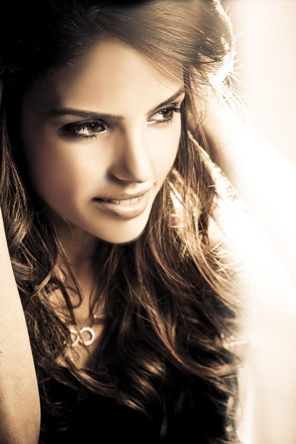 日本足球明星女友,足球明星萨拉女友