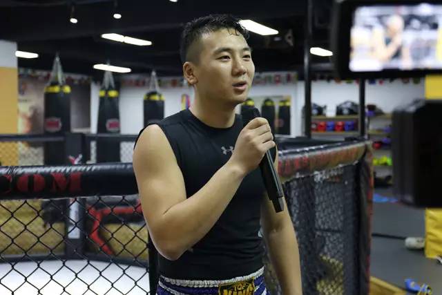 洛奇再次挑战拳王,洛奇散打比赛