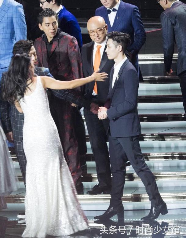 张翰鹿晗,鹿晗渔网背心