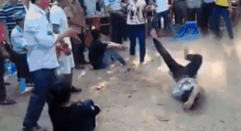 葬爱家族缺一块水泥地,广西葬爱家族水泥地斗舞完整视频