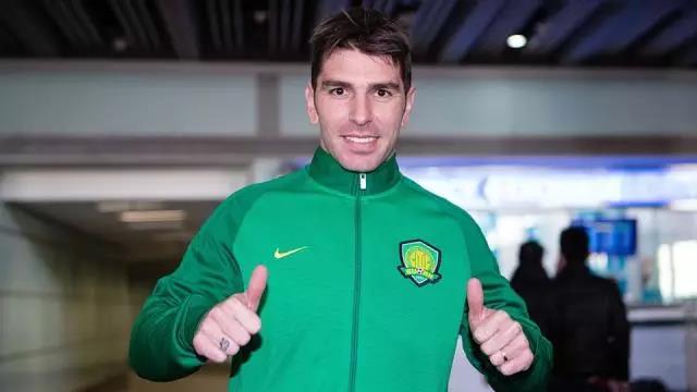 喜子原创｜中超七剑下天山！亚足联写“武侠”，帕托化身天瀑剑！