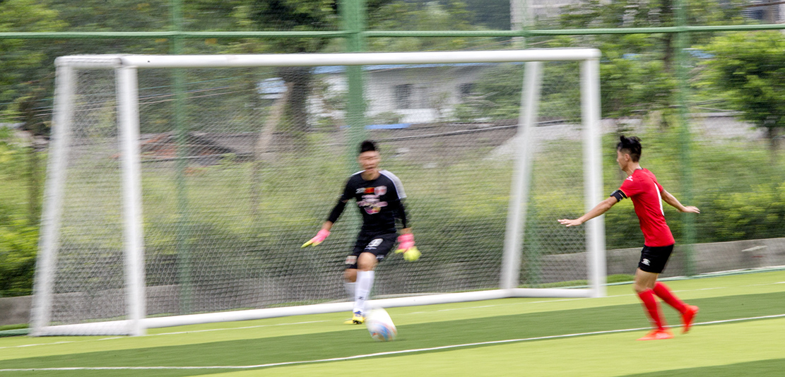 四川成都川渝对抗赛,重庆劲浪足球比赛