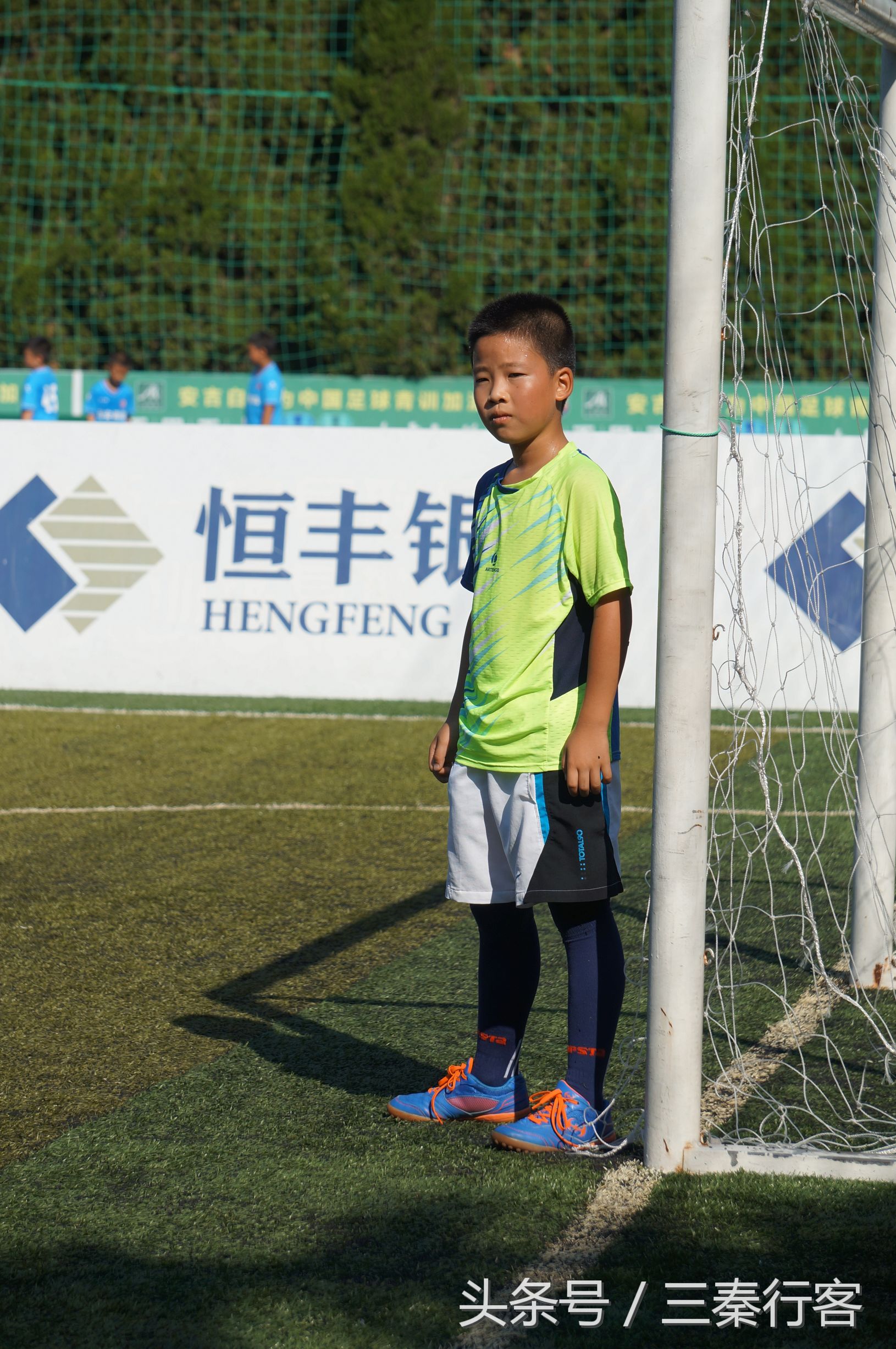 「魅力西安」少年冒酷暑练习足球乃足球发展之路