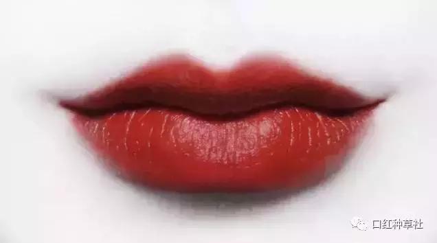 唇色深厚唇适合什么色的口红,唇色深素颜口红不沾杯推荐