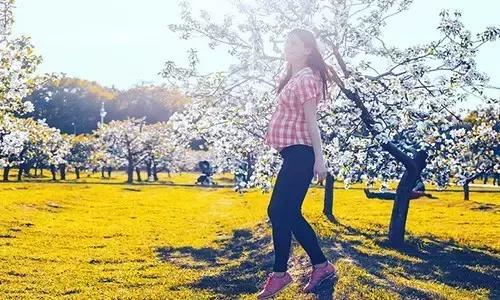 腰痛吃药治标不治本,腰痛怎么办五个动作让你不再难受