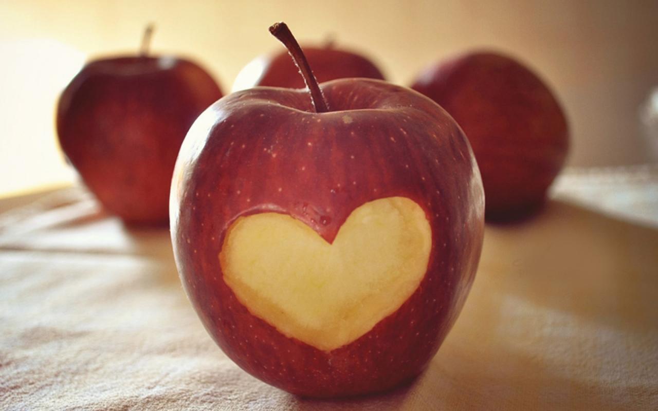 鼻子上挤出的白色分泌物怎么消除,鼻子两侧每天都能挤出白色的东西