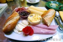 欧美人早上一般吃什么,国外人每天早上吃什么好