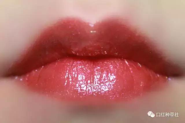 唇色深厚唇适合什么色的口红,唇色深素颜口红不沾杯推荐