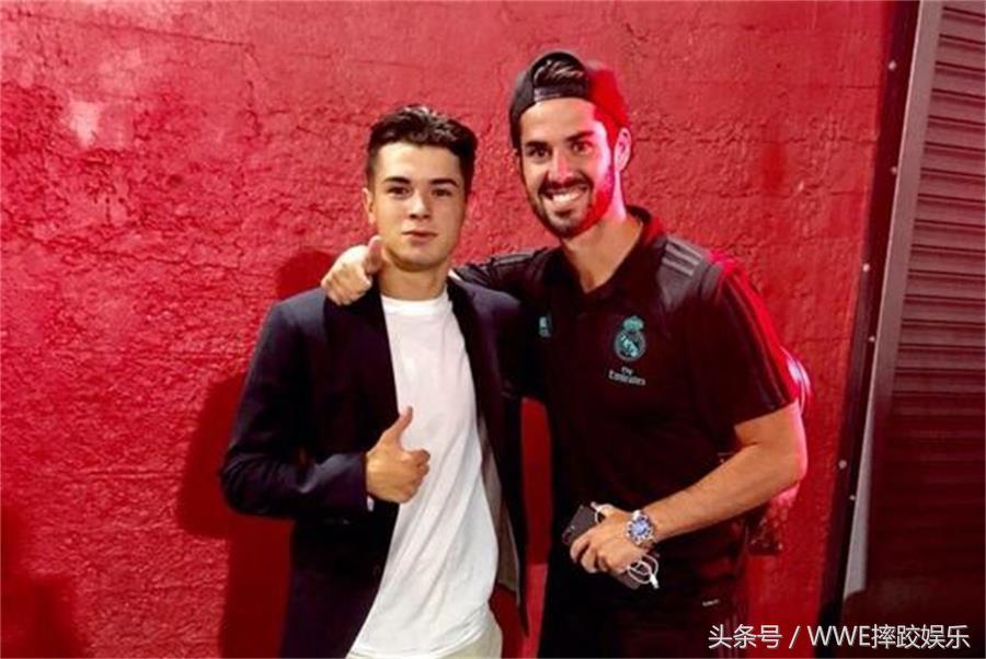 鐨囧椹痉閲屾瘮璧涘皬鐞冪,灏忔椂鍊欑悆绔ュ啀娆′笌鍋跺儚鍚屽彴