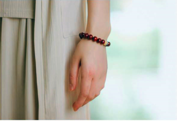 手串太松补救方法视频,长手串怎么调紧