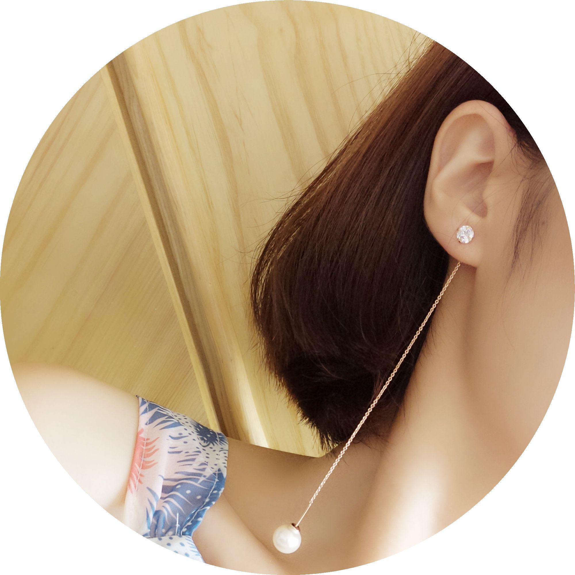 戴耳钉的女生怎么样,戴耳钉的女人会给人一种什么气质