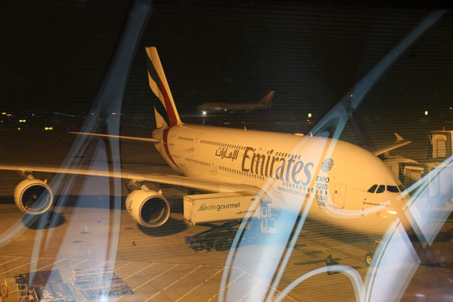 迪拜，一边是黄金，一边是黄土