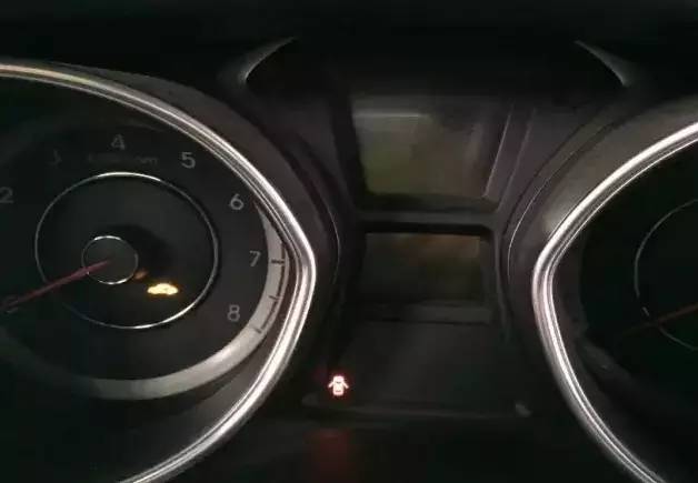 北京现代朗动发动不起来,北京现代朗动怎么突然不通电了