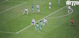 GIF-他空门竟然踢成这样？托妞看了会沉默，罗比看了会流泪！