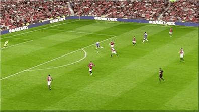 GIF-他空门竟然踢成这样？托妞看了会沉默，罗比看了会流泪！