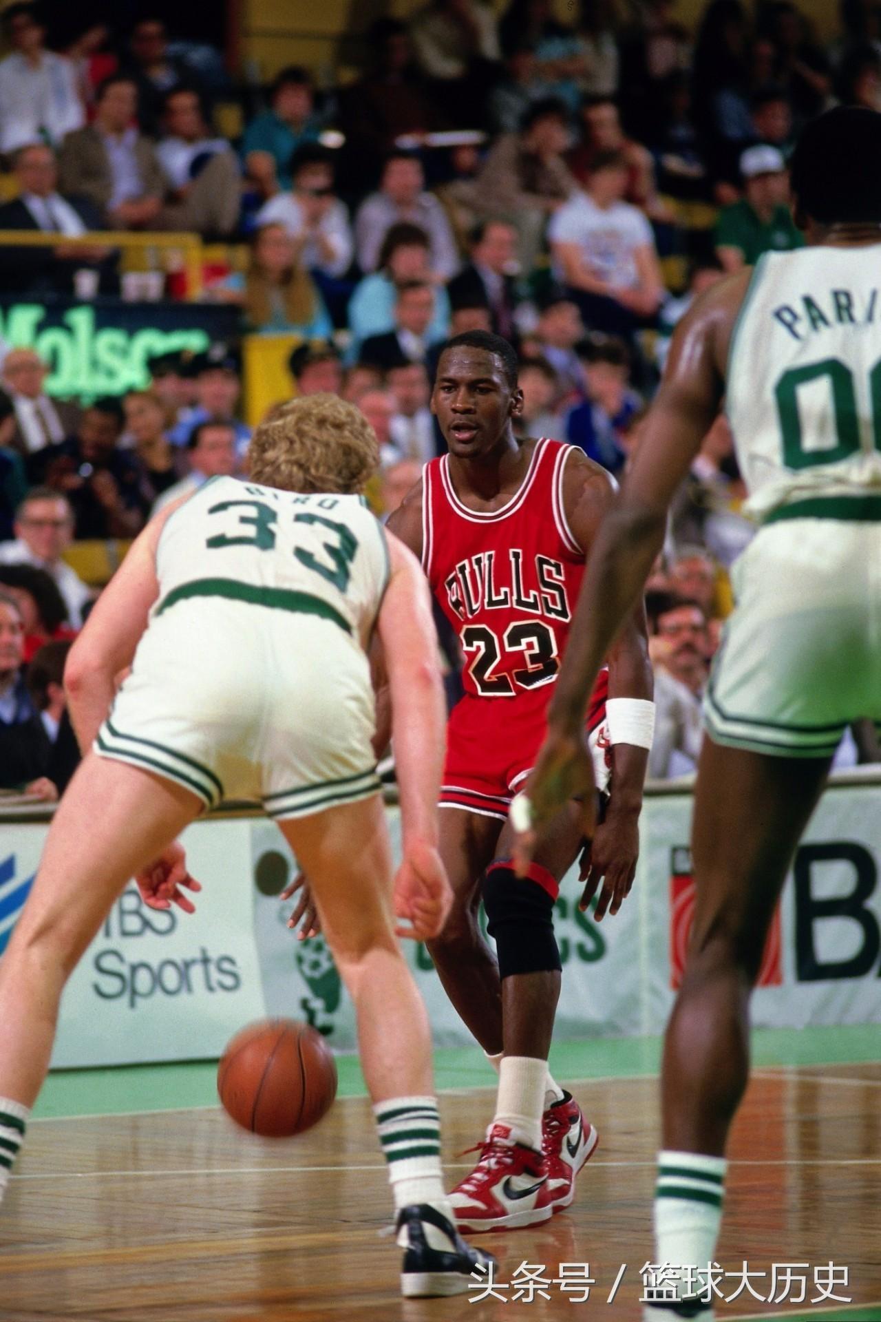 上帝穿上了23号球衣原话,今晚上帝穿着23号球衣