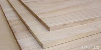 乒乓球拍是用什么材料制成,用木头做乒乓球拍