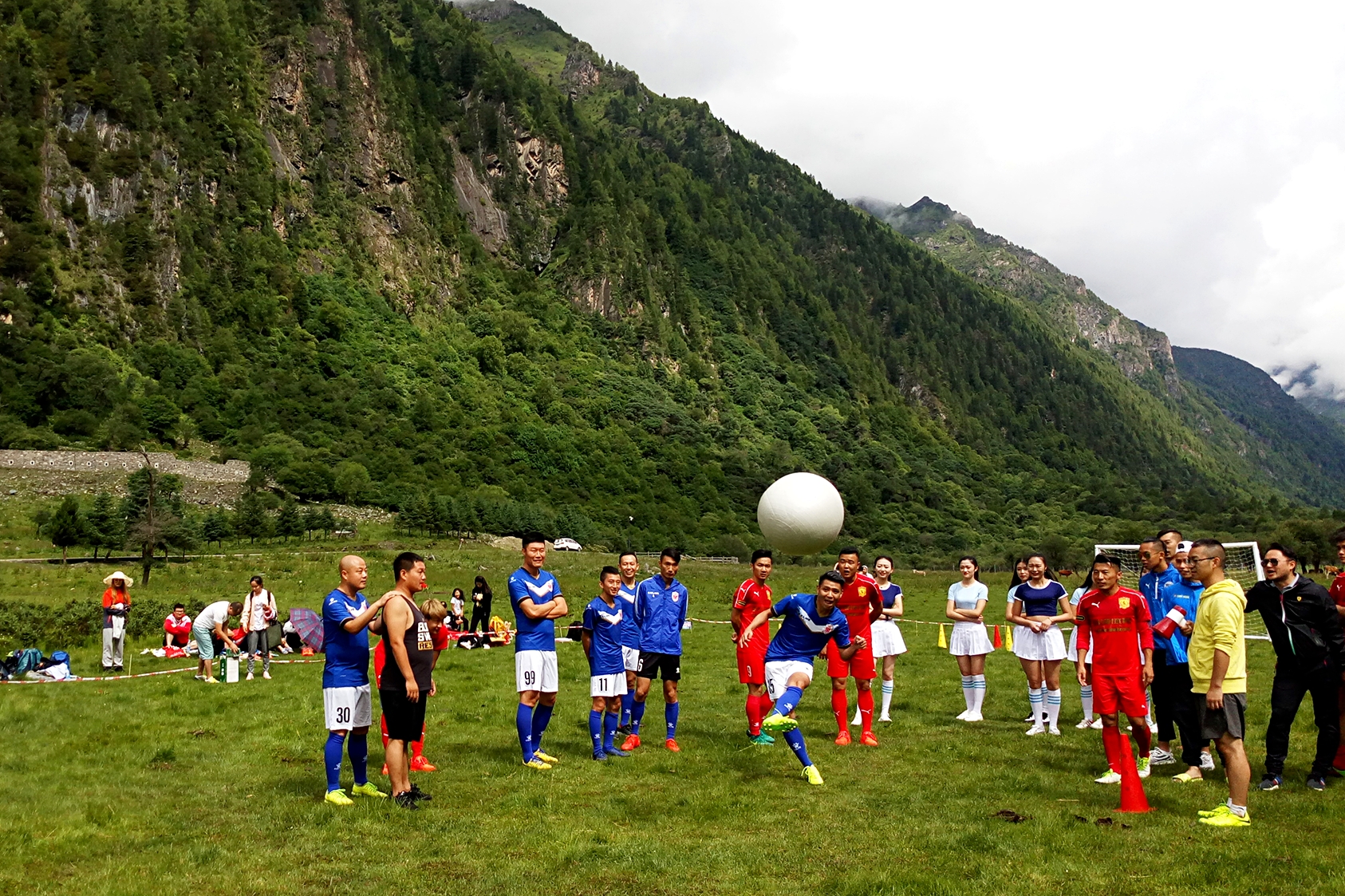 趣味足球比赛有哪些,趣味足球川渝对抗