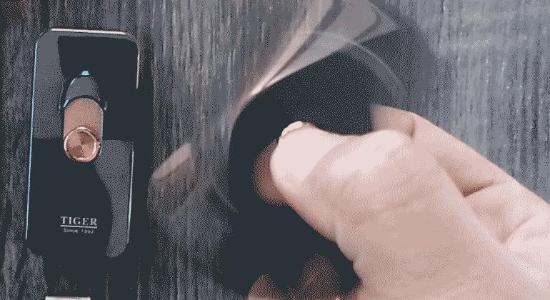 指尖陀螺风靡全球,炫酷指尖陀螺玩具