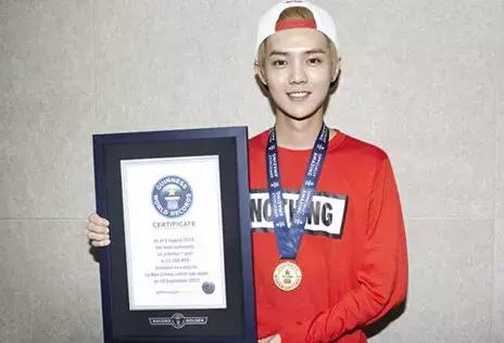 明星追星也疯狂完整版,明星追星也疯狂视频