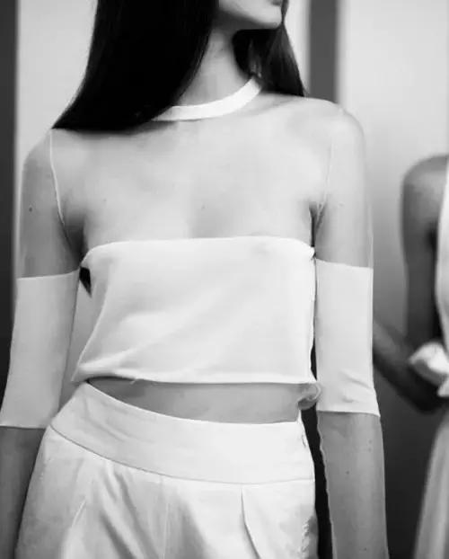 平胸穿搭矮个子,贫胸系穿搭